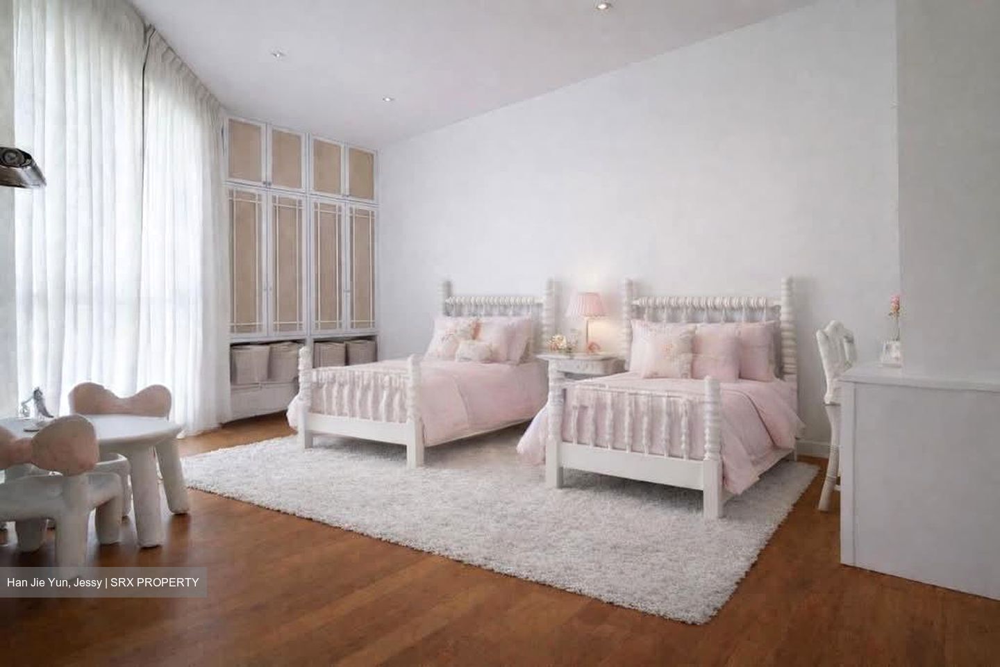 Highland Close (D19), Semi-Detached #555301711